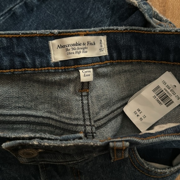 Abercrombie 90’s Straight Ultra High Rise - Picture 3 of 3
